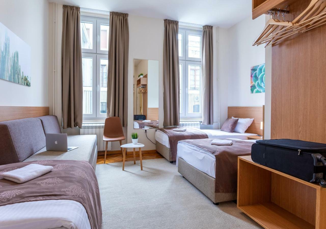 Booking En Suite Белград Экстерьер фото